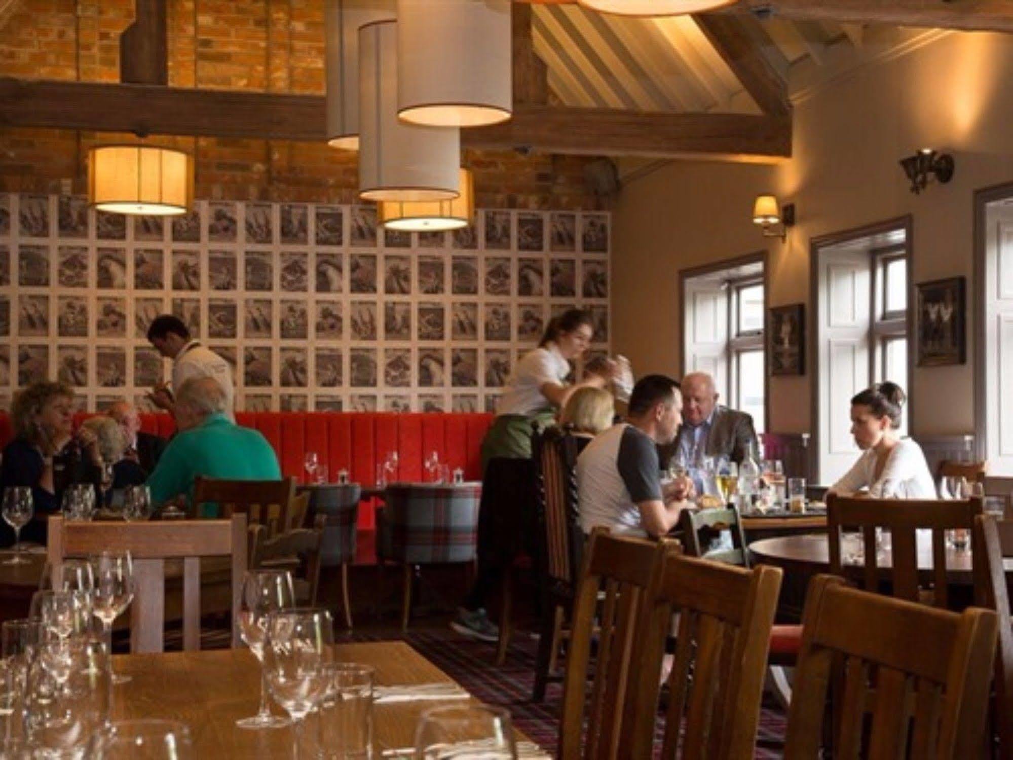 The Carnarvon Arms Hotell Newbury  Exteriör bild