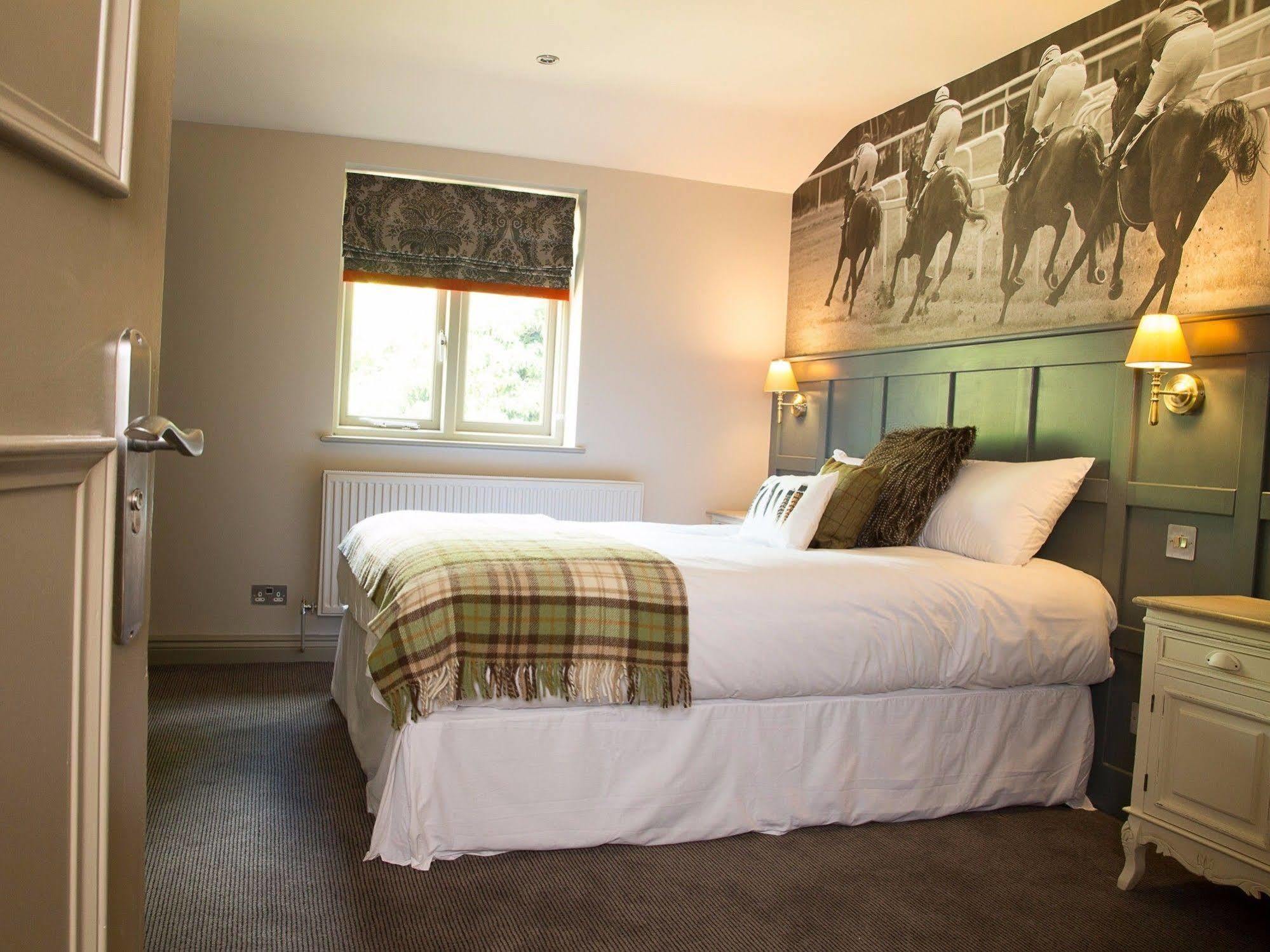 The Carnarvon Arms Hotell Newbury  Exteriör bild