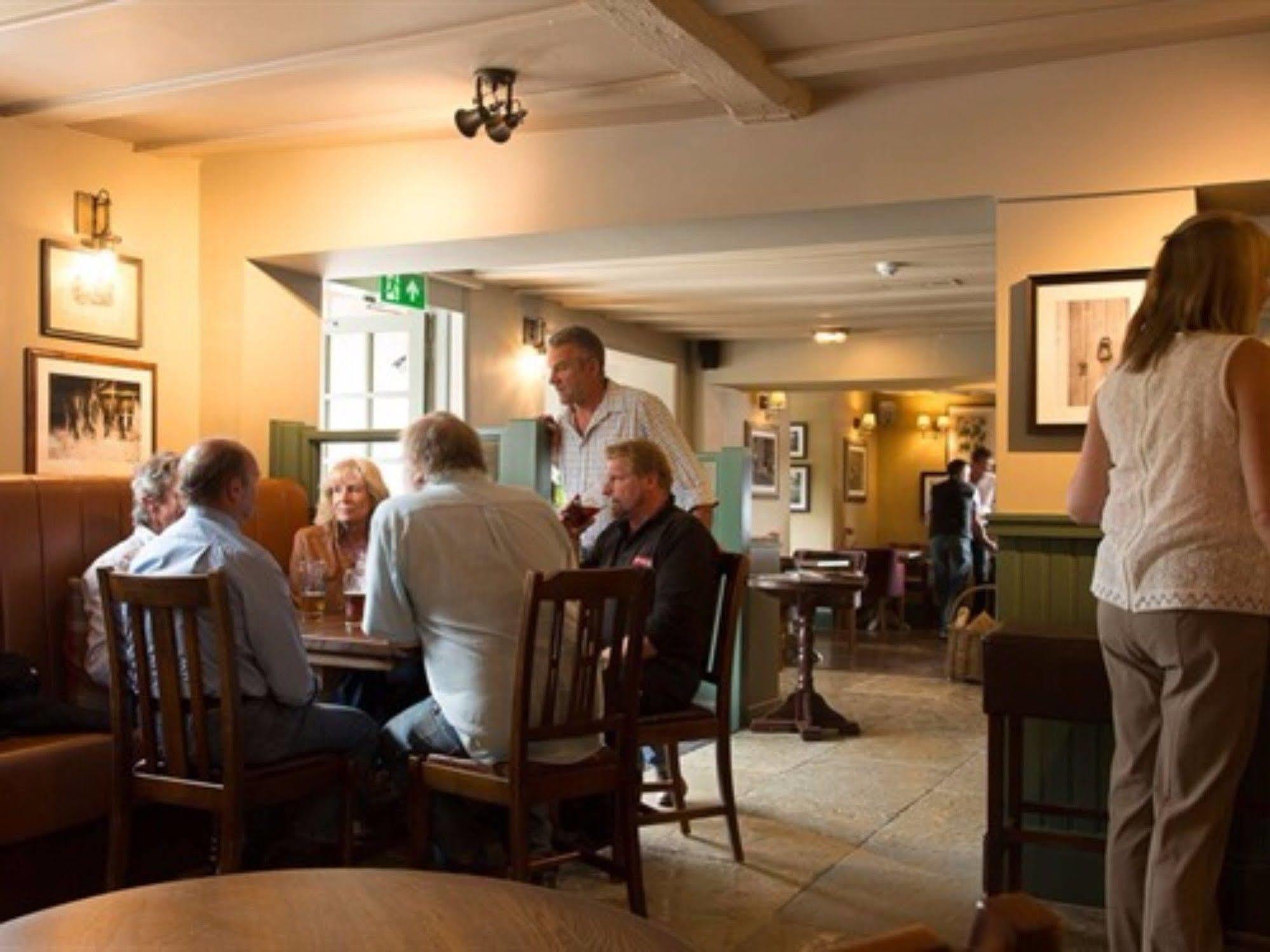 The Carnarvon Arms Hotell Newbury  Exteriör bild
